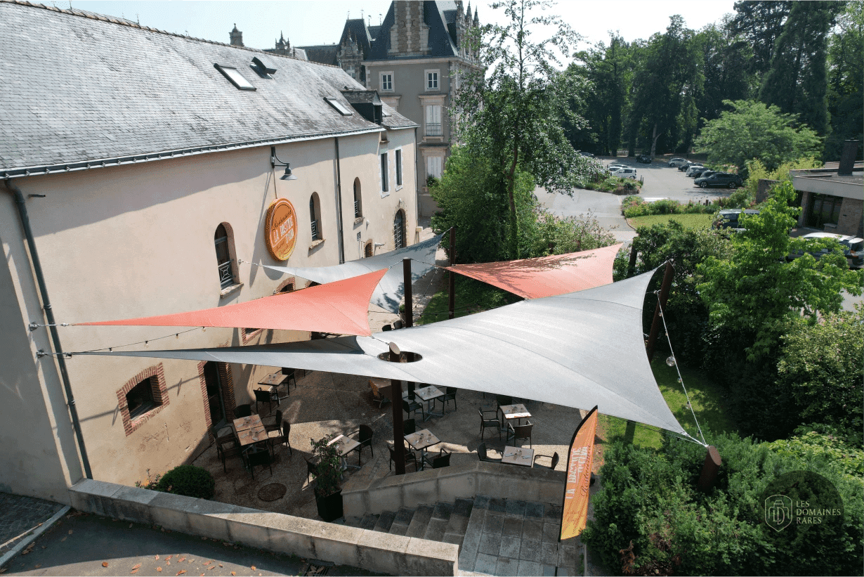 Vue aérienne de la terrasse et du jardin