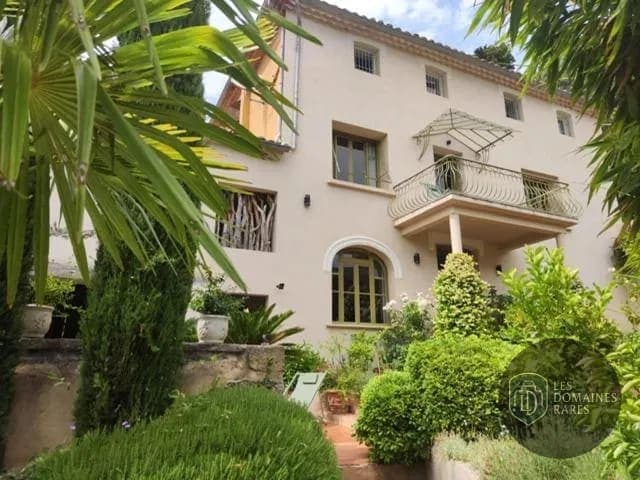 Vue extérieure de l'hôtel Bastide des Princes à Caderousse en Provence-Alpes-Côte d'Azur