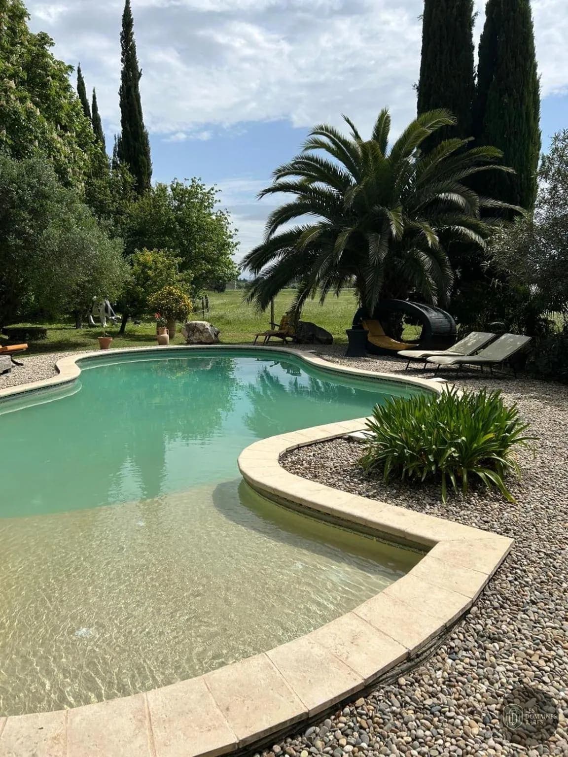 Vue extérieure de l'hôtel Bastide des Princes à Caderousse en Provence-Alpes-Côte d'Azur
