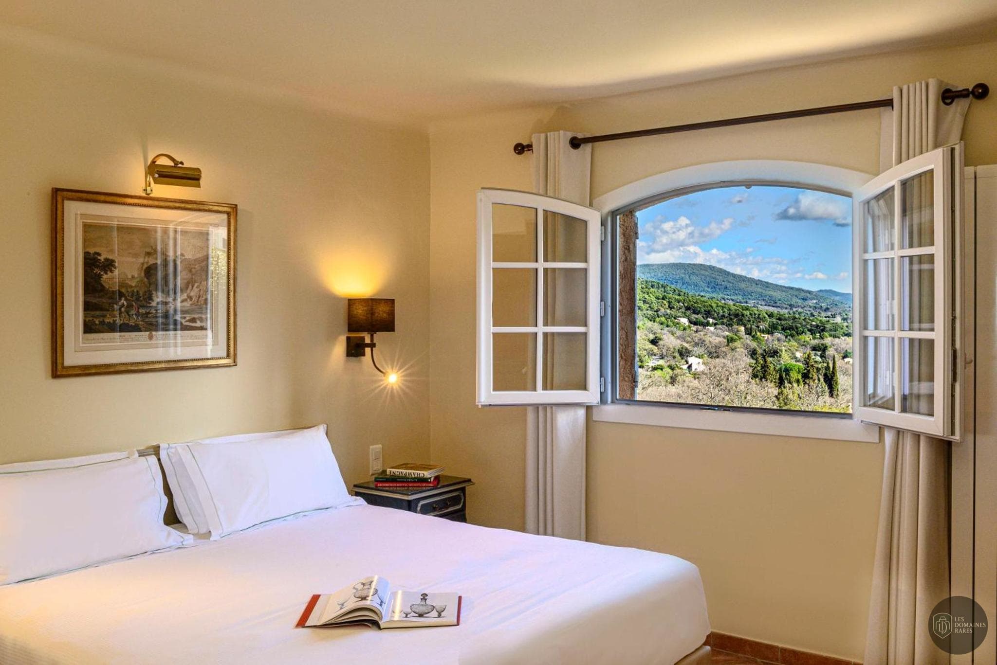 Vue extérieure de l'hôtel Bastide du Calalou à Aups en Provence-Alpes-Côte d'Azur