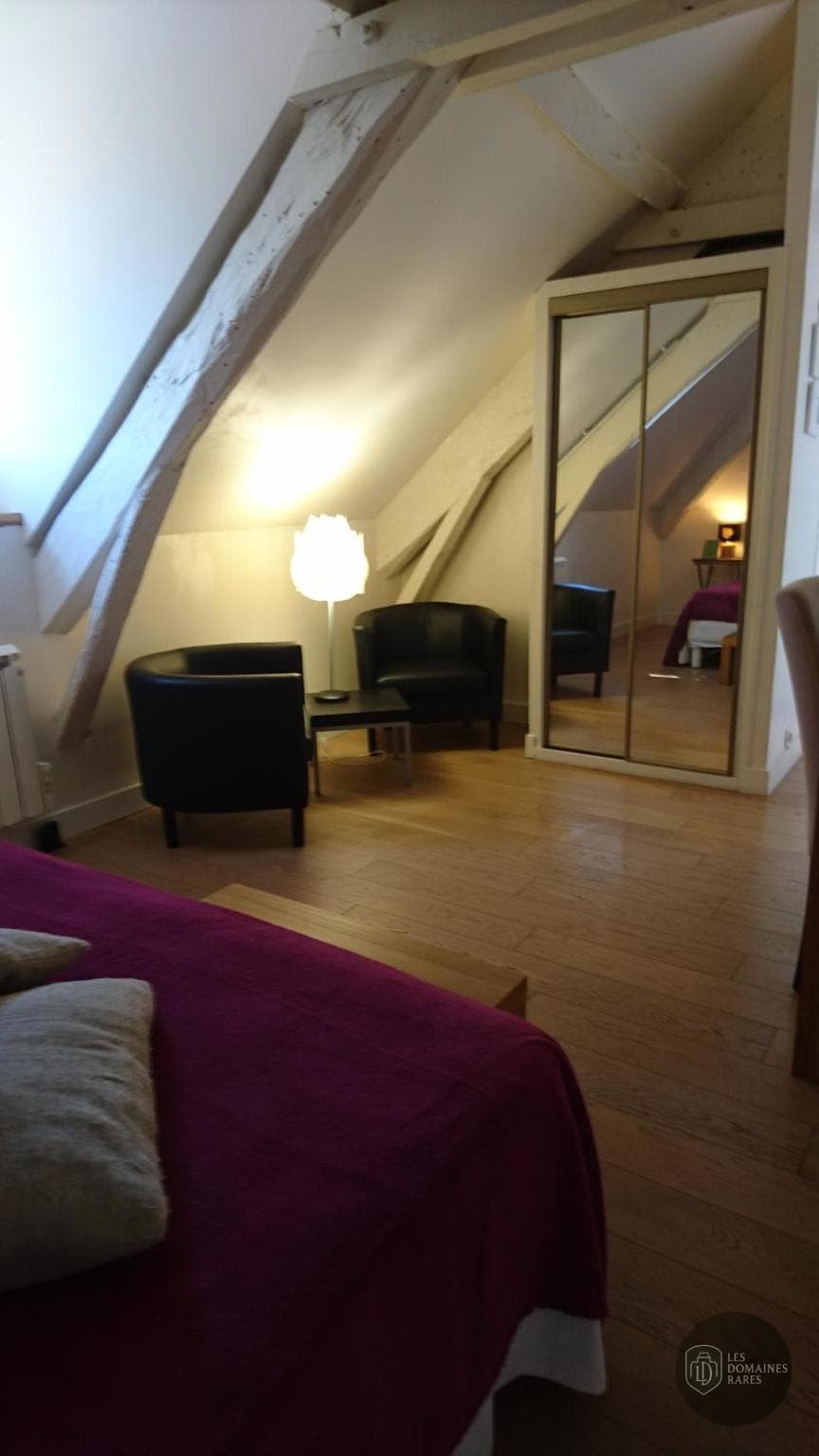 Espace intérieur de l'hôtel Bastie d'Urfé à Naussac en Occitanie
