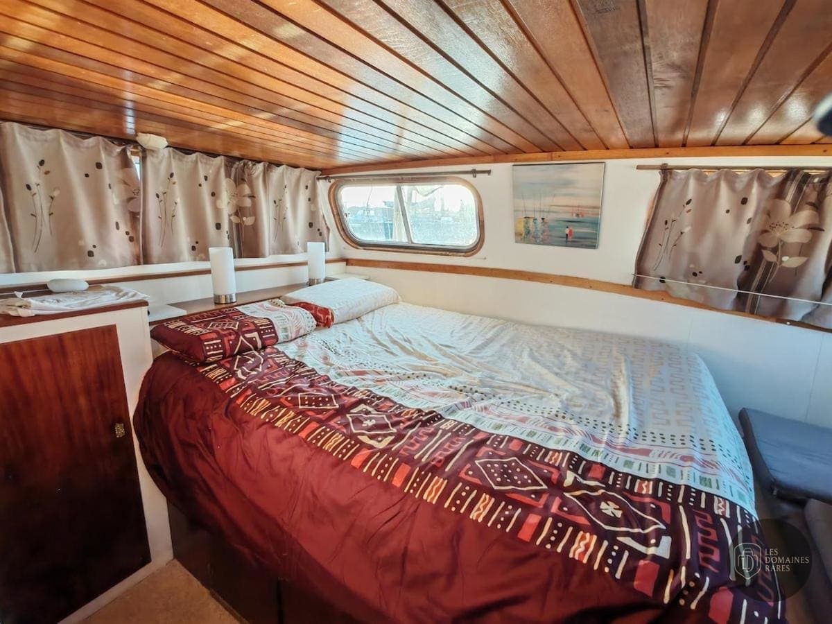 Chambre du lieu Bateau Bellona à Lyon en Auvergne-Rhône-Alpes - séminaire rhône (69)