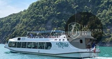 Vue extérieure du moulin Bateau La Mira en Auvergne-Rhône-Alpes
