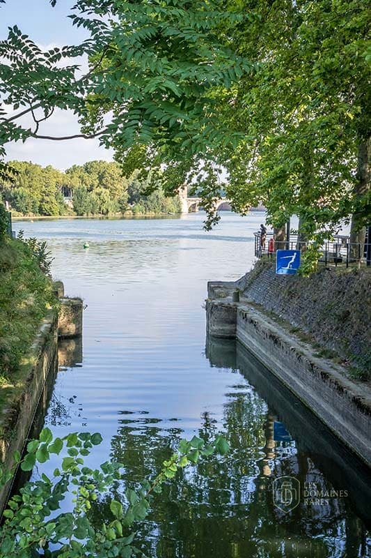 Vue extérieure du lieu Bateaux Toulousains à Toulouse en Occitanie