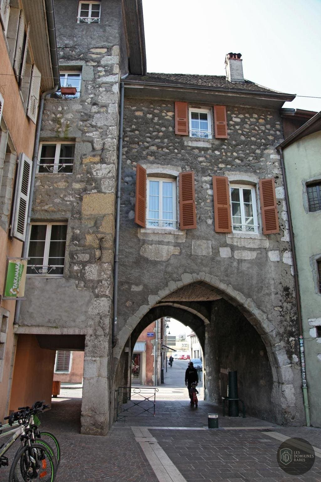 Baya Annecy — Extérieur