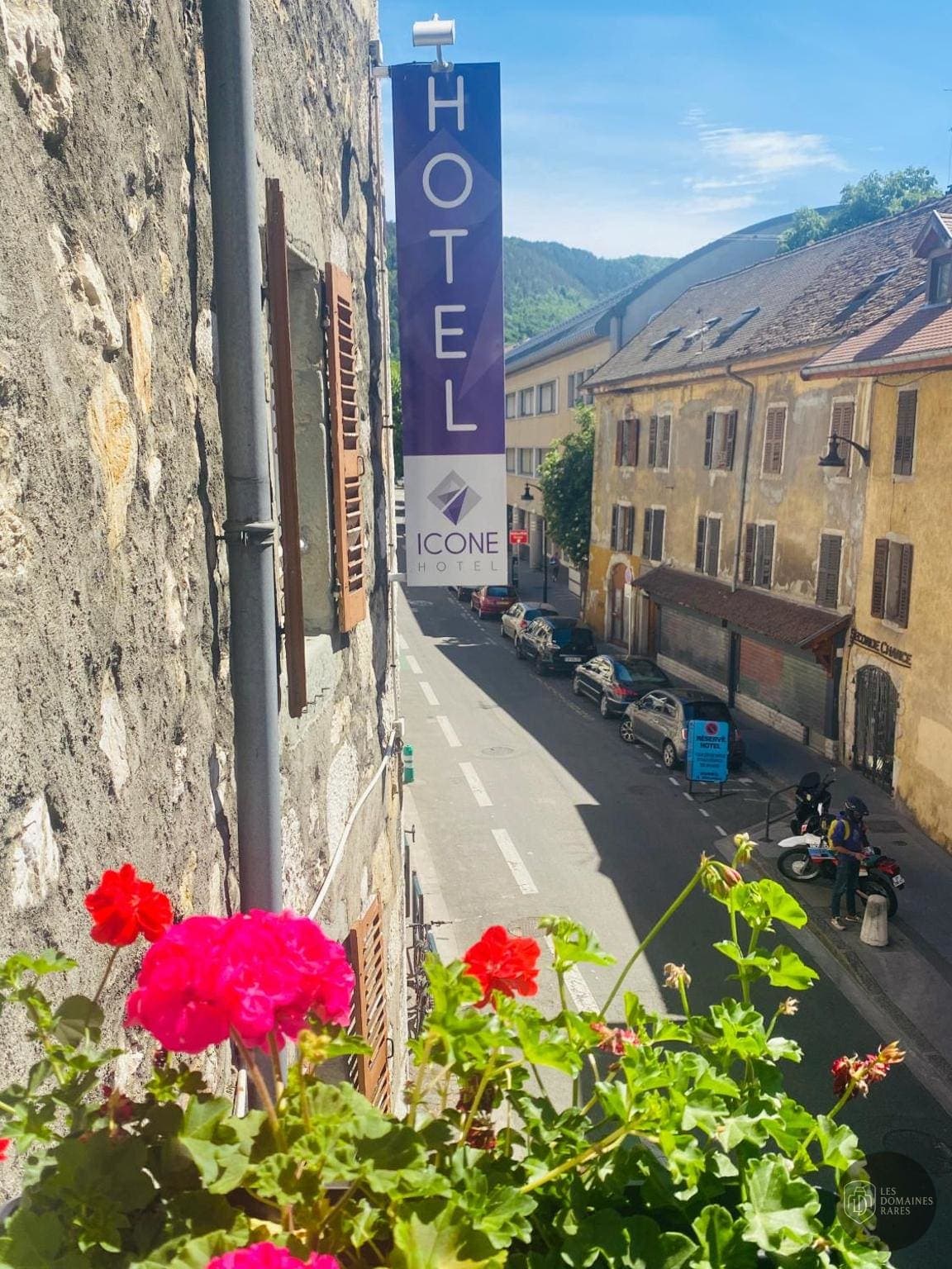 Baya Annecy — Extérieur