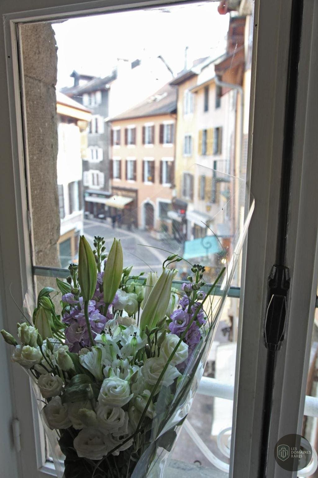 Baya Annecy — Extérieur