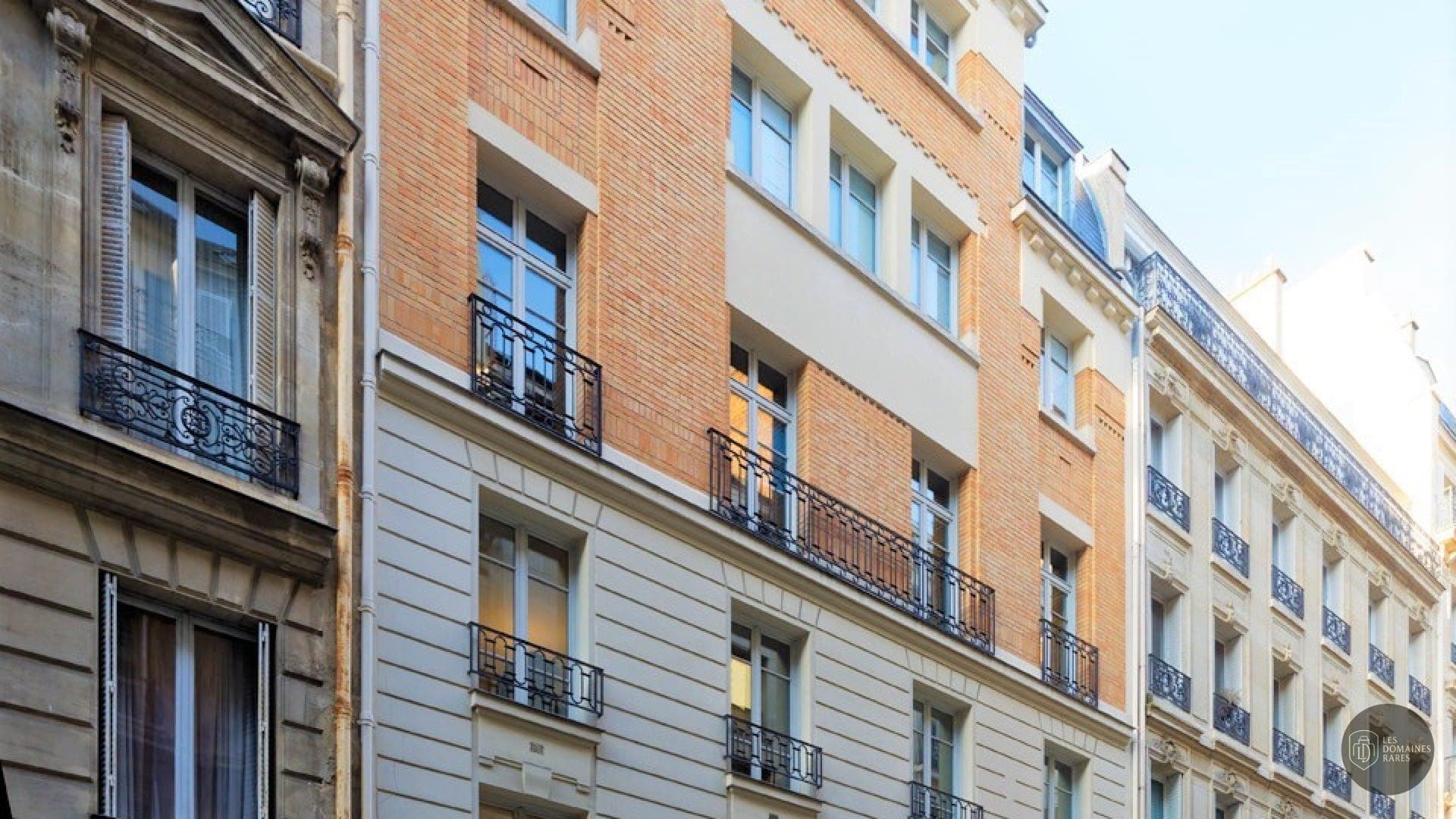 Façade de l'établissement Baya Monceau