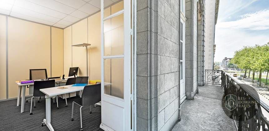Salle de réunion avec balcon