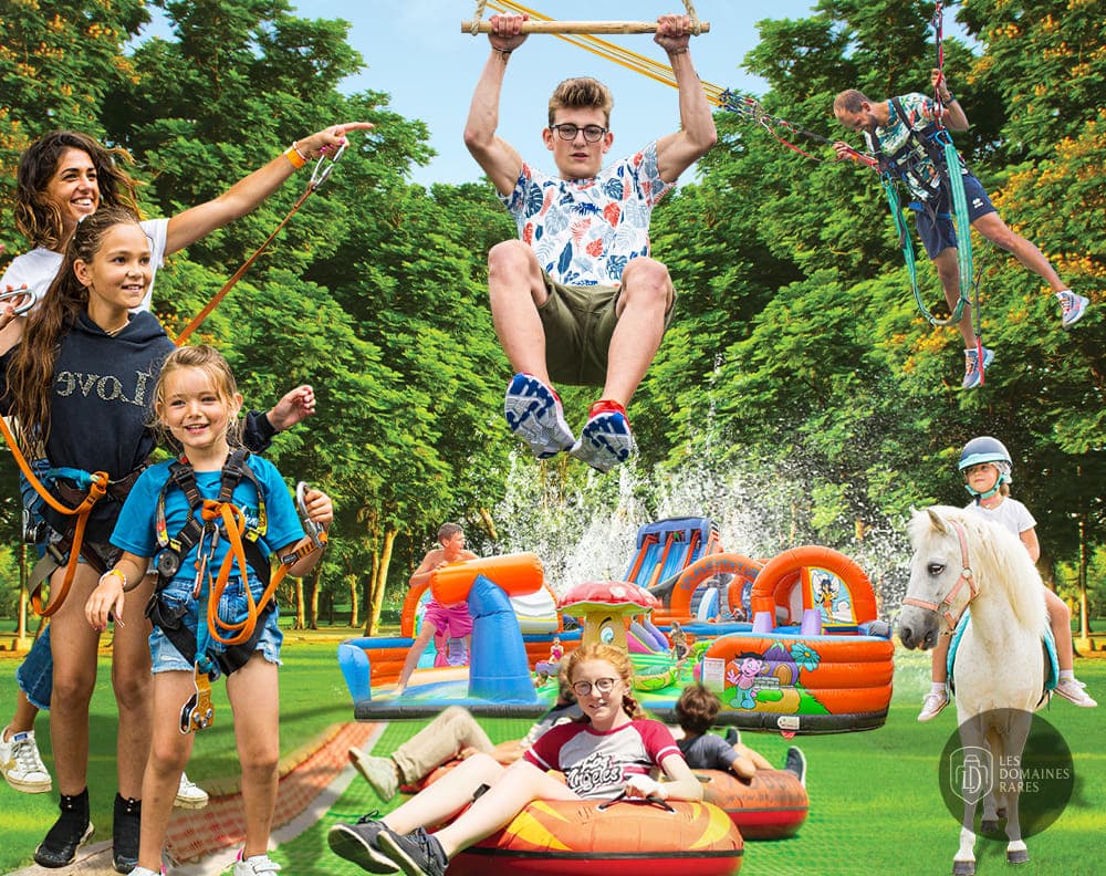 Enfants jouant dans un parc d'attractions en plein air