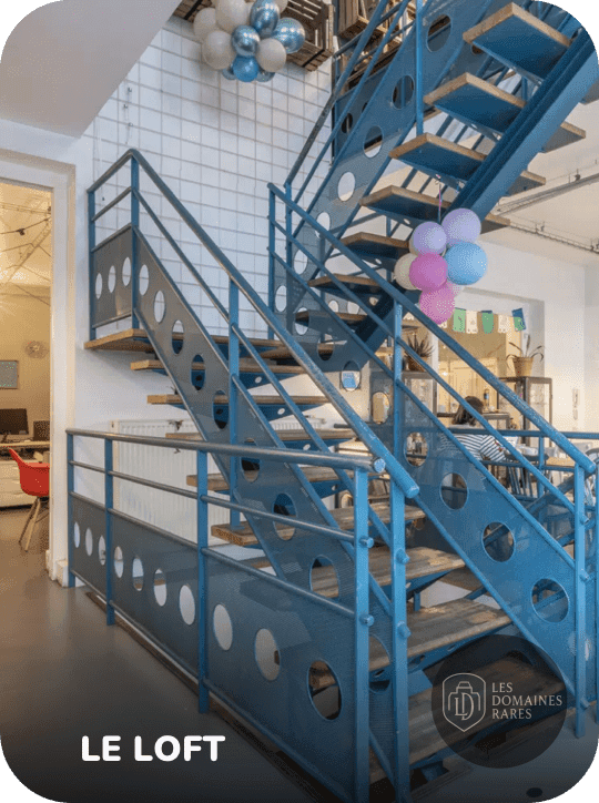 Escalier métallique design dans un loft