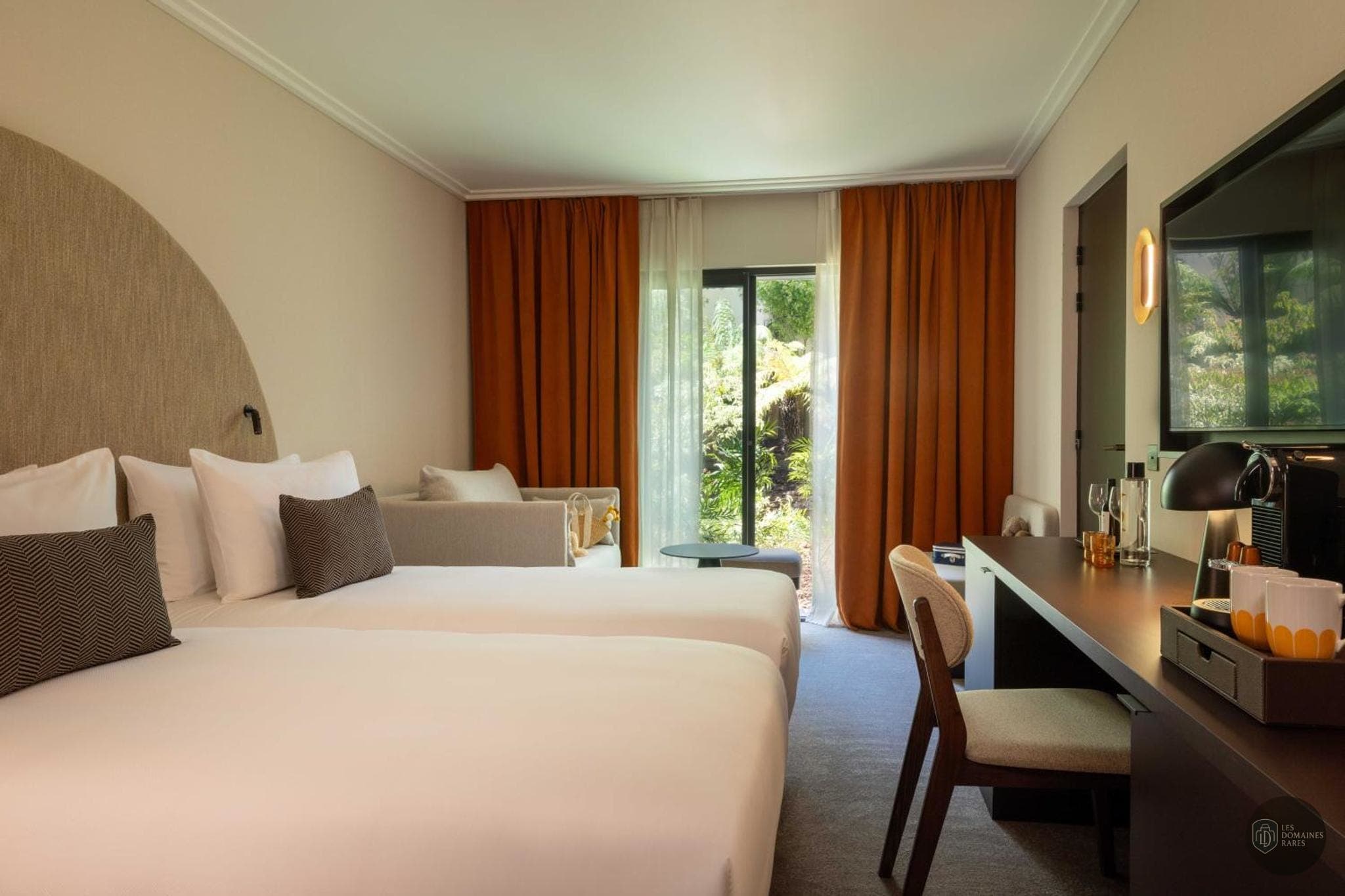Chambre de l'hôtel Belinda Hôtel et Spa en Île-de-France - séminaire paris france coordonnées gps latitude : 48.841768