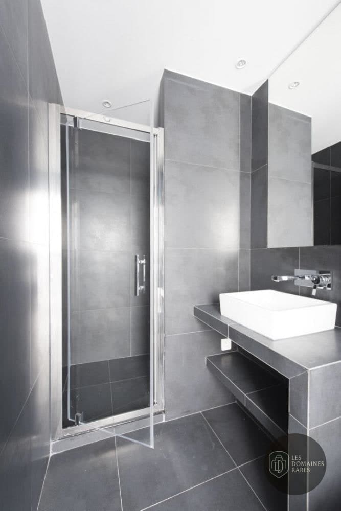 Salle de bain du salle de séminaire Black Pearl Event en Auvergne-Rhône-Alpes