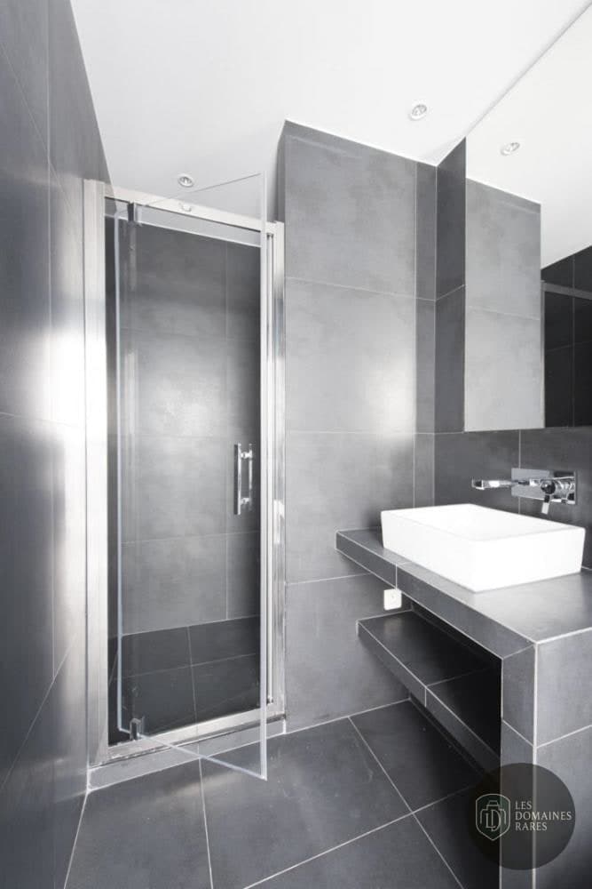 Salle de bain du salle de séminaire Black Pearl Event en Auvergne-Rhône-Alpes