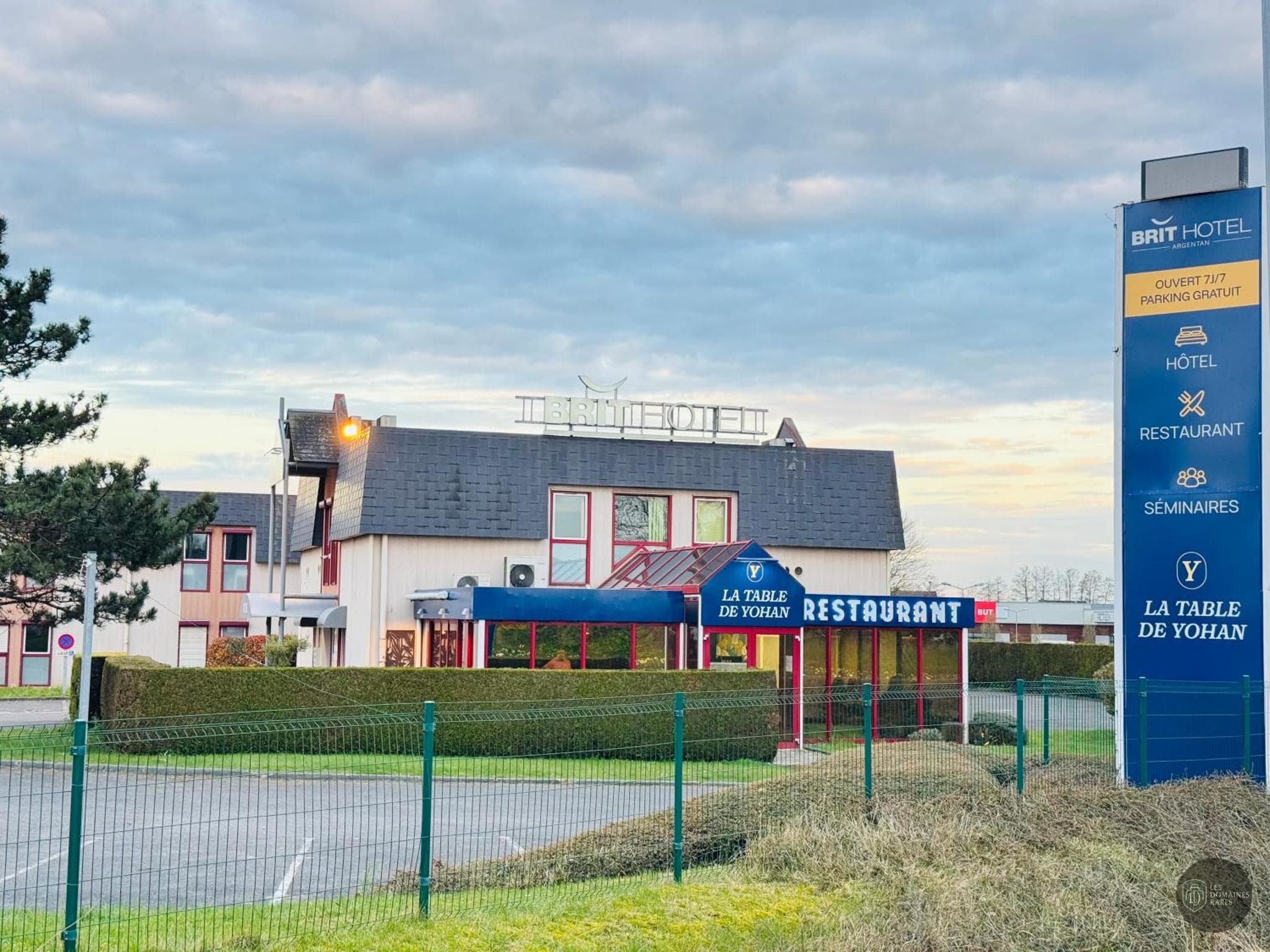 Vue de l'hôtel Brit Hotel Argentan à Argentan en Normandie
