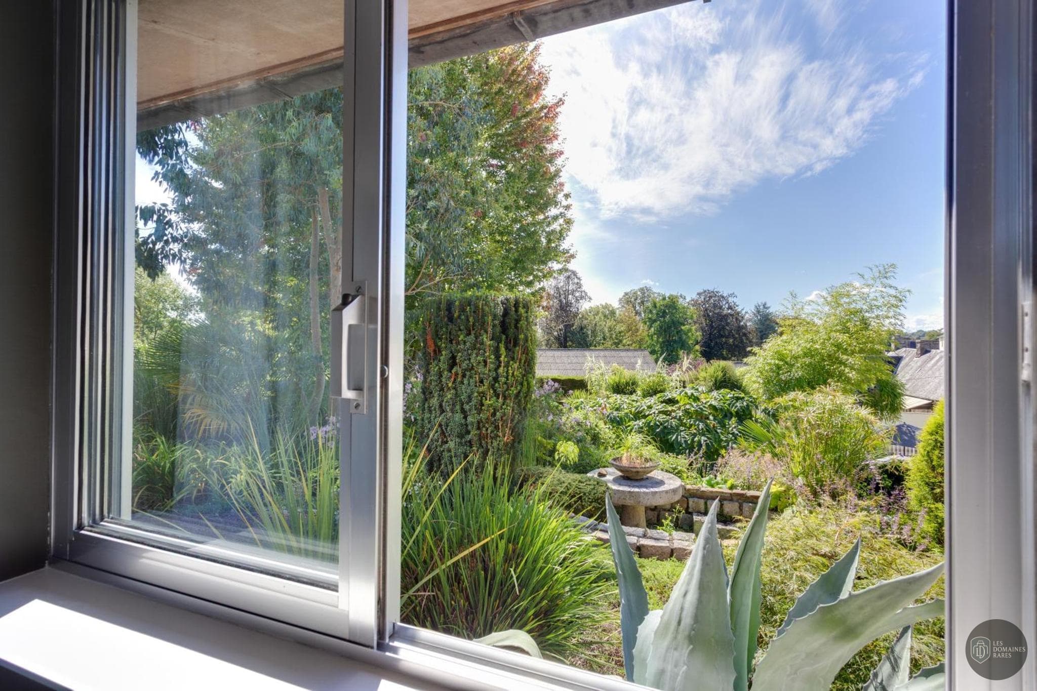 Vue extérieure de l'hôtel Brit Hotel Le Cygne en Normandie