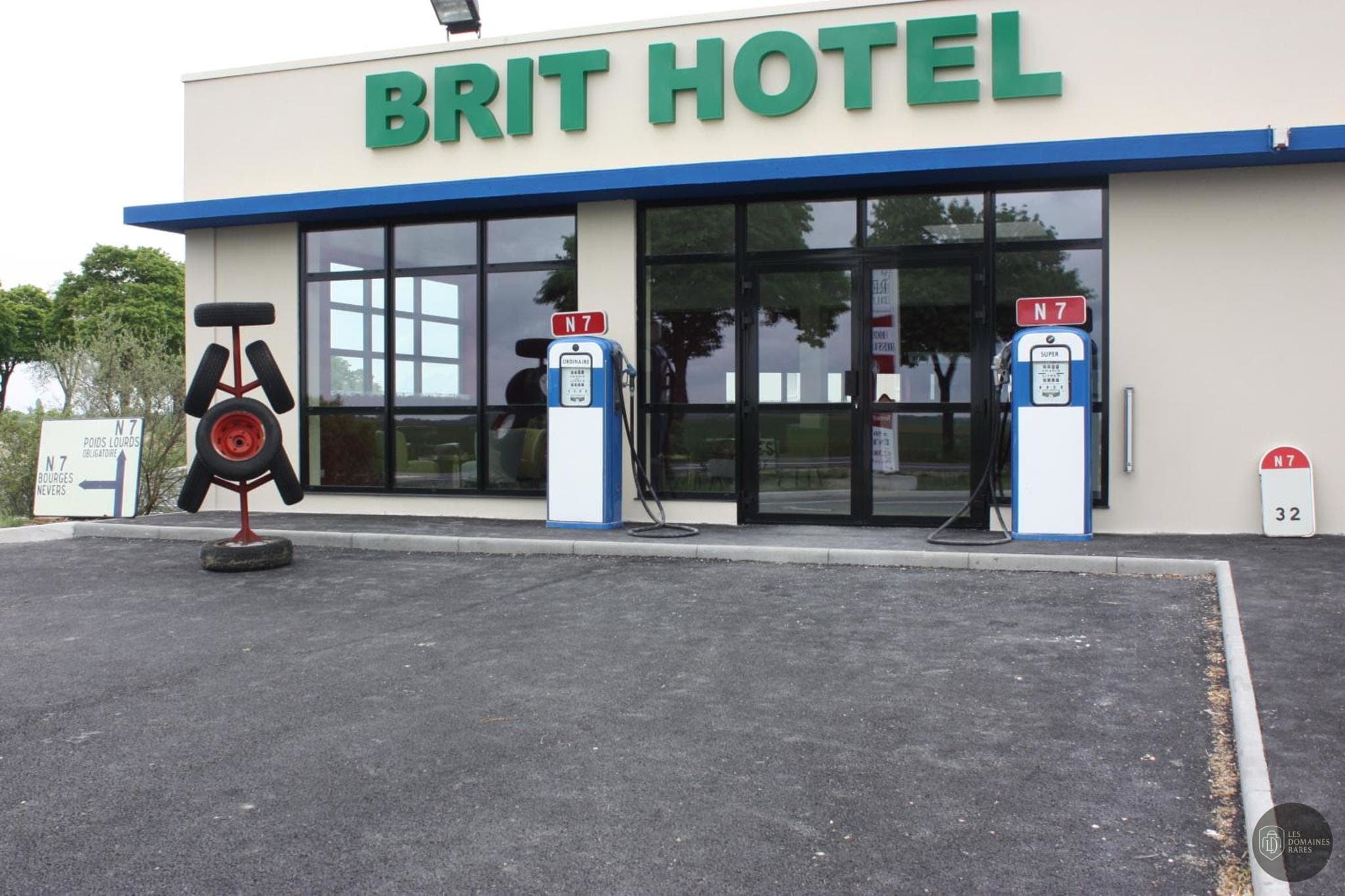 Brit Hotel Montargis — Extérieur