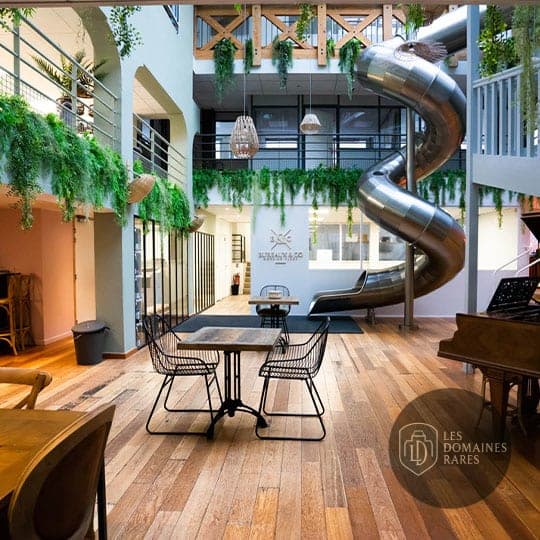 Espace intérieur de l'espace de coworking Bureaux and Co à Lattes en Occitanie