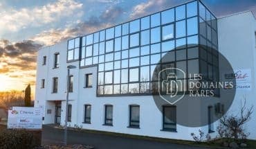 Façade moderne du Buro Club Le Mans