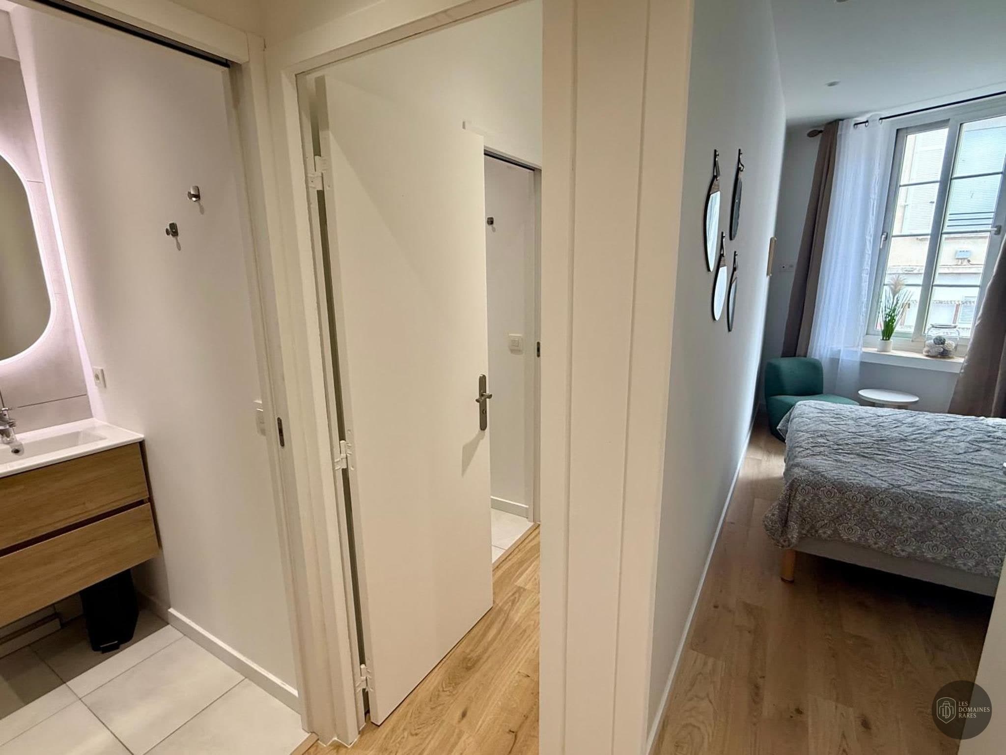 Chambre du salle de séminaire Buro Connexion à Bordeaux en Nouvelle-Aquitaine