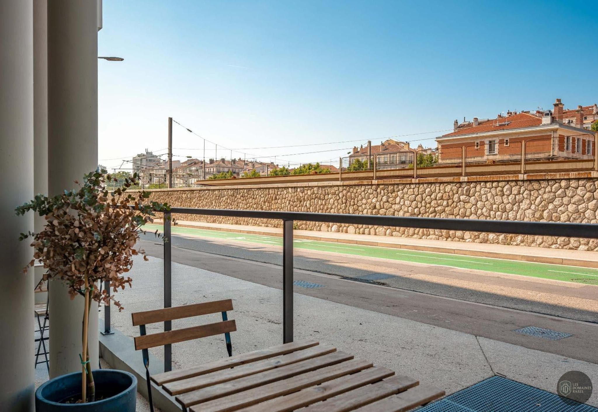 Burofacil Toulon — Extérieur