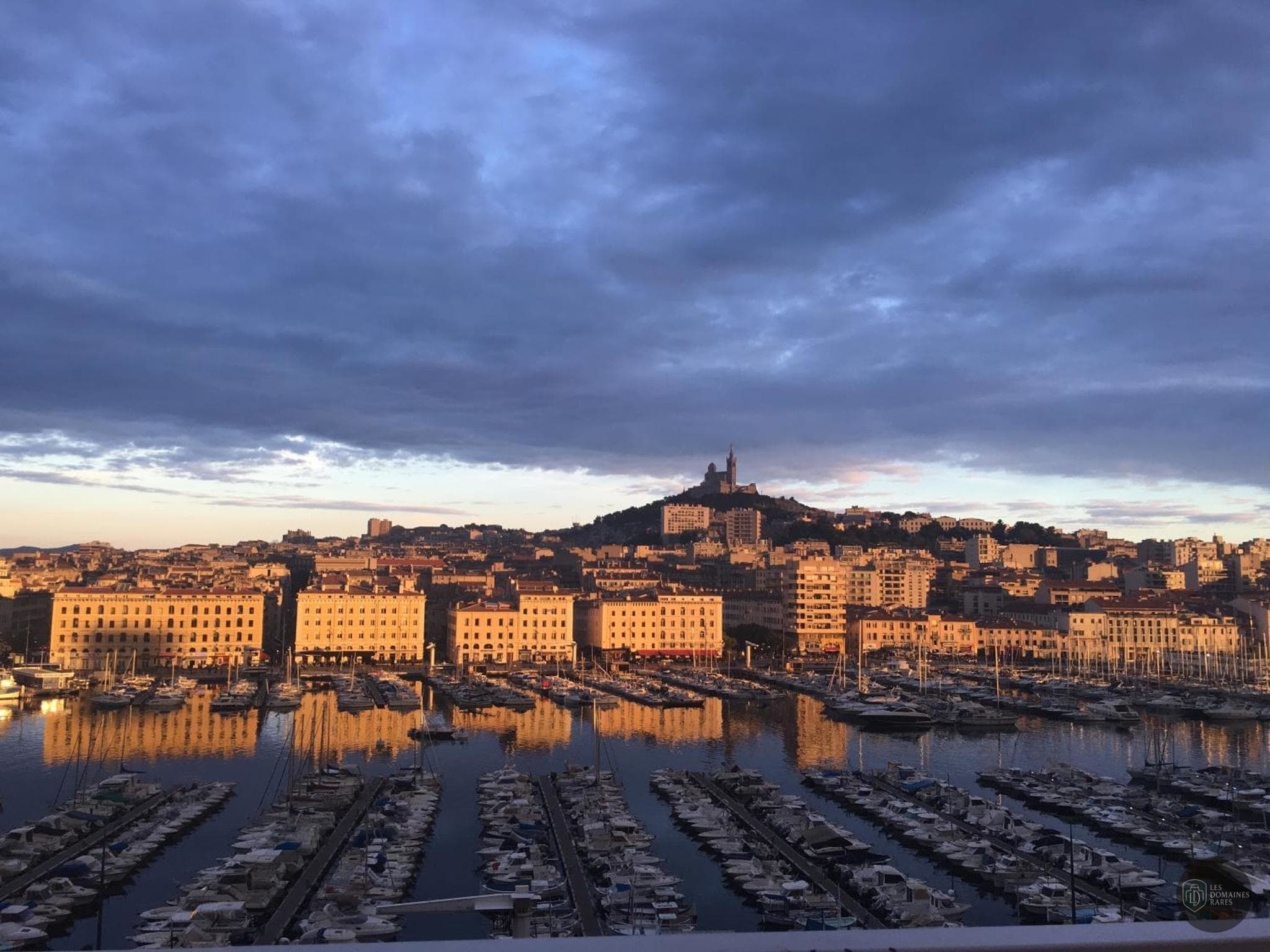 Vue extérieure de l'hôtel C2 Hôtel à Marseille en Provence-Alpes-Côte d'Azur