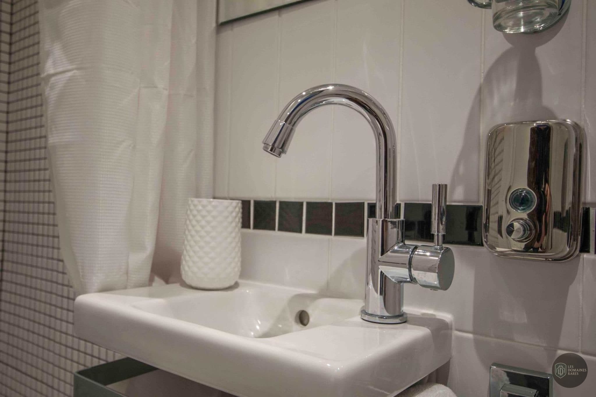 Salle de bain du lieu Cabaret Petit Paradis en Nouvelle-Aquitaine