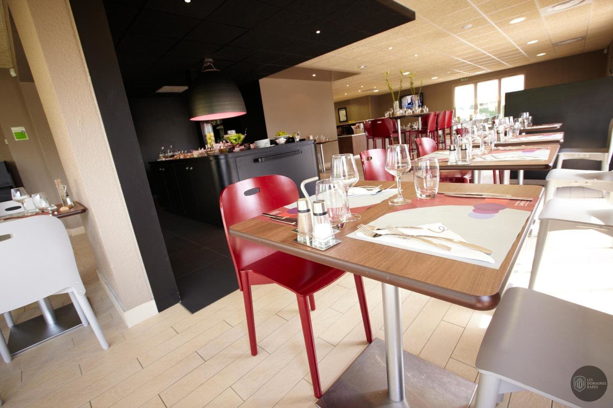 Vue extérieure de l'hôtel Campanile Agen à Agen en Nouvelle-Aquitaine