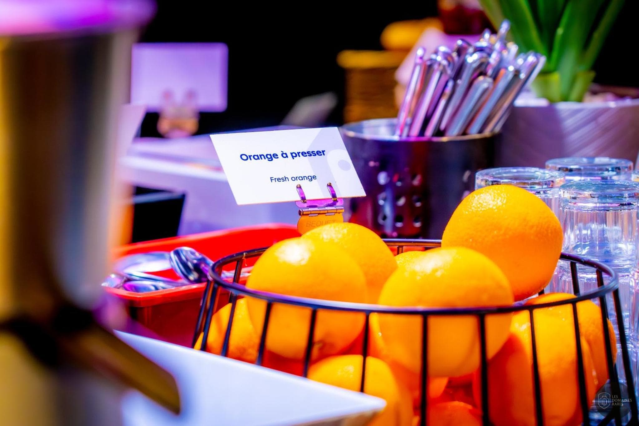 Vue extérieure de l'hôtel Campanile Avallon en Bourgogne-Franche-Comté
