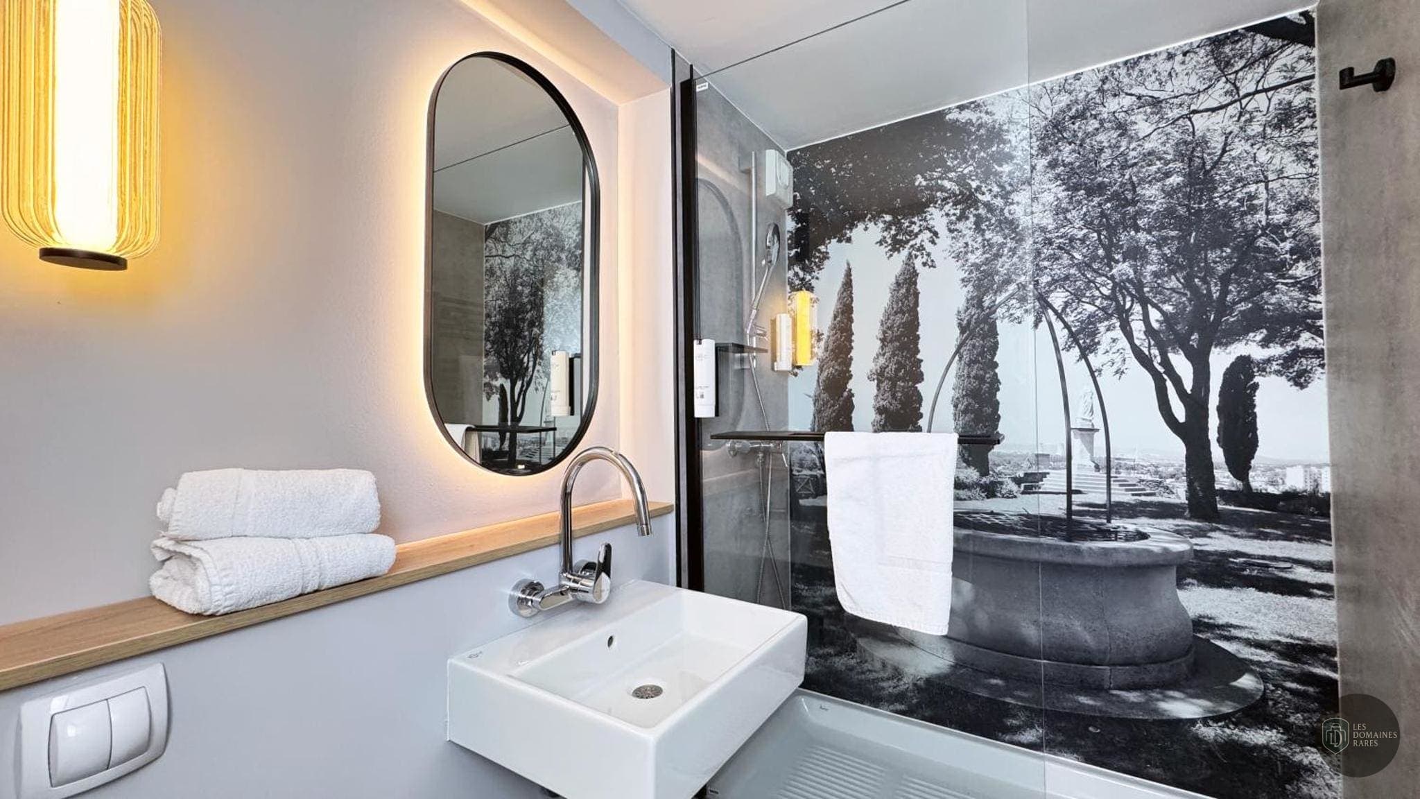 Salle de bain de l'hôtel Campanile Bollene à Bollene en Provence-Alpes-Côte d'Azur