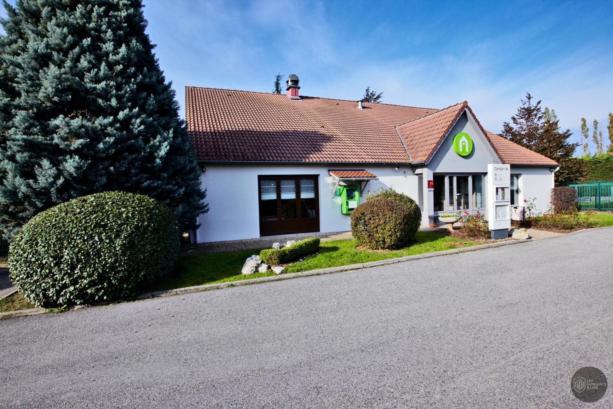 Vue extérieure de l'hôtel Campanile Chanas à Chanas en Auvergne-Rhône-Alpes