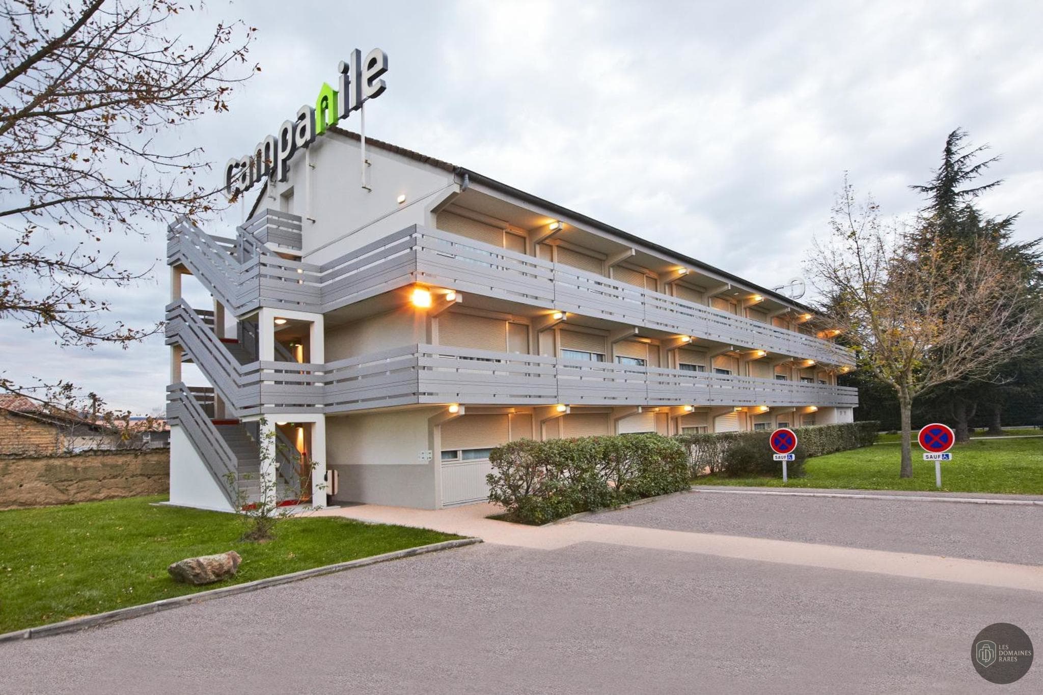Vue extérieure de l'hôtel Campanile Chanas à Chanas en Auvergne-Rhône-Alpes