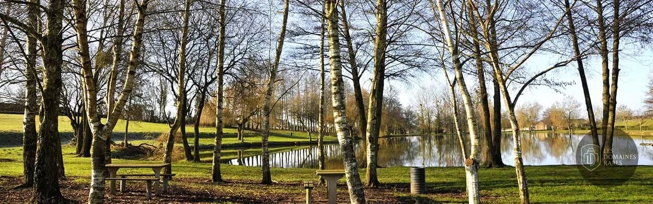 Vue extérieure de l'hôtel Campanile Le Mans à Le en Pays de la Loire