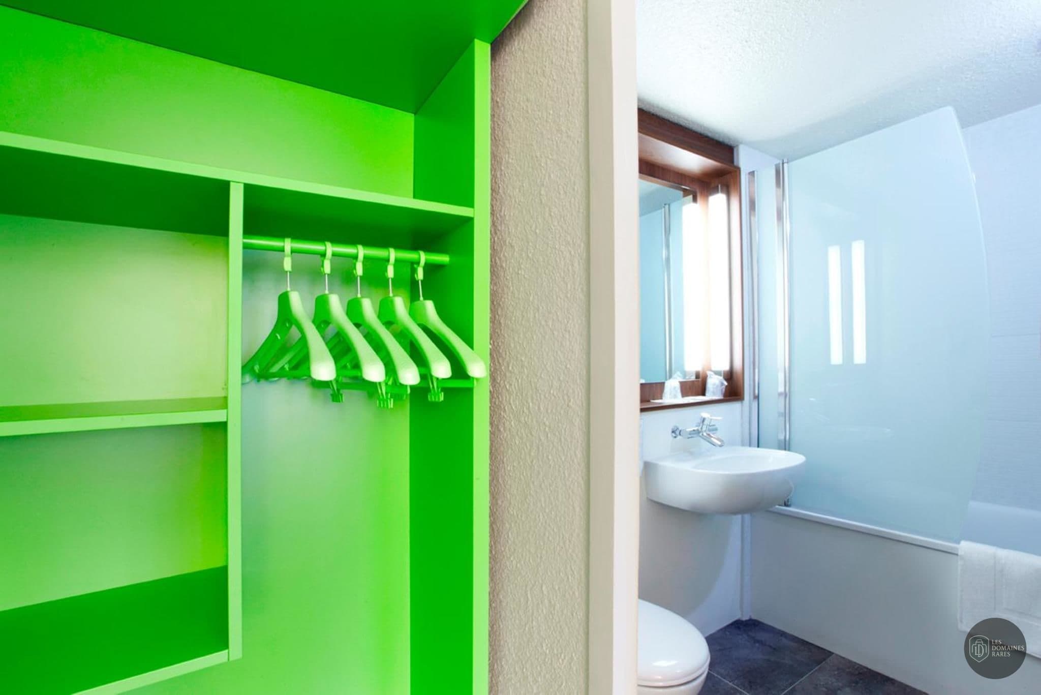 Salle de bain de l'hôtel Campanile Lens à Lens en Hauts-de-France