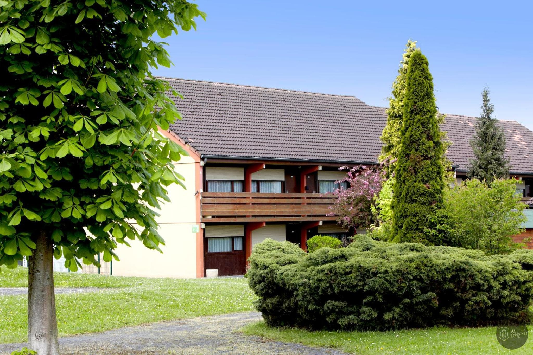 Vue extérieure de l'hôtel Campanile Maubeuge à Maubeuge en Hauts-de-France