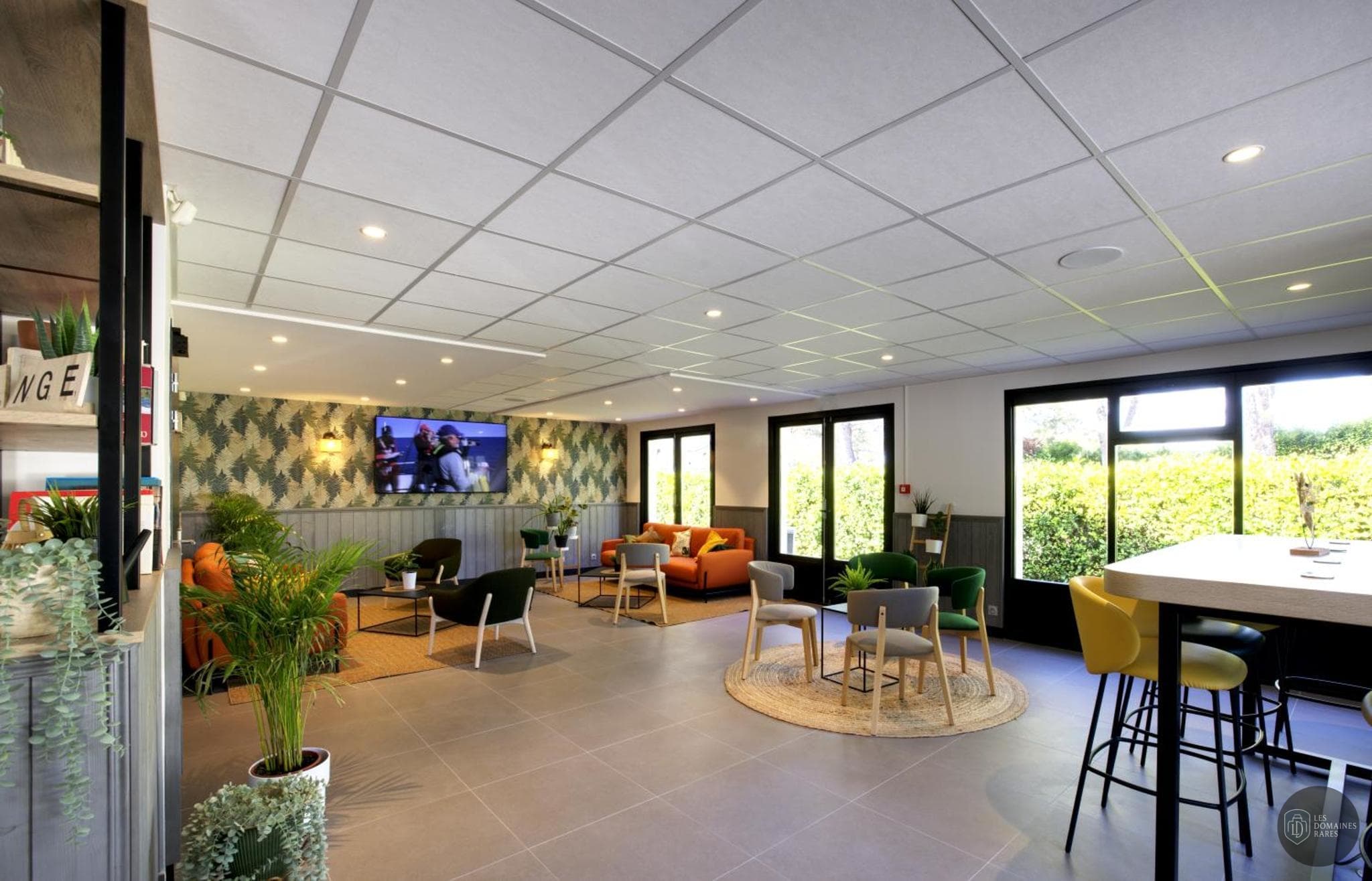 Vue extérieure de l'hôtel Campanile Orange à Orange en Provence-Alpes-Côte d'Azur