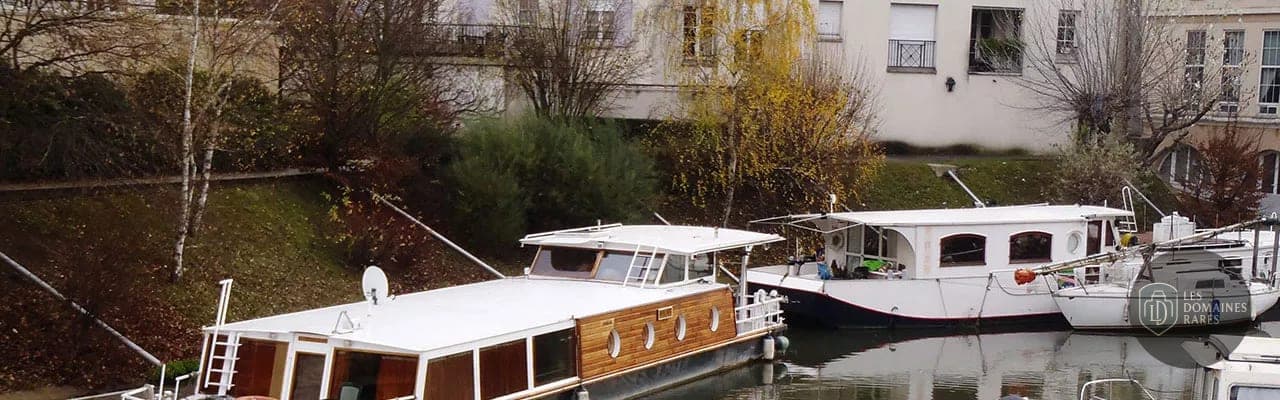 Vue extérieure de l'hôtel Campanile Roissy en Île-de-France