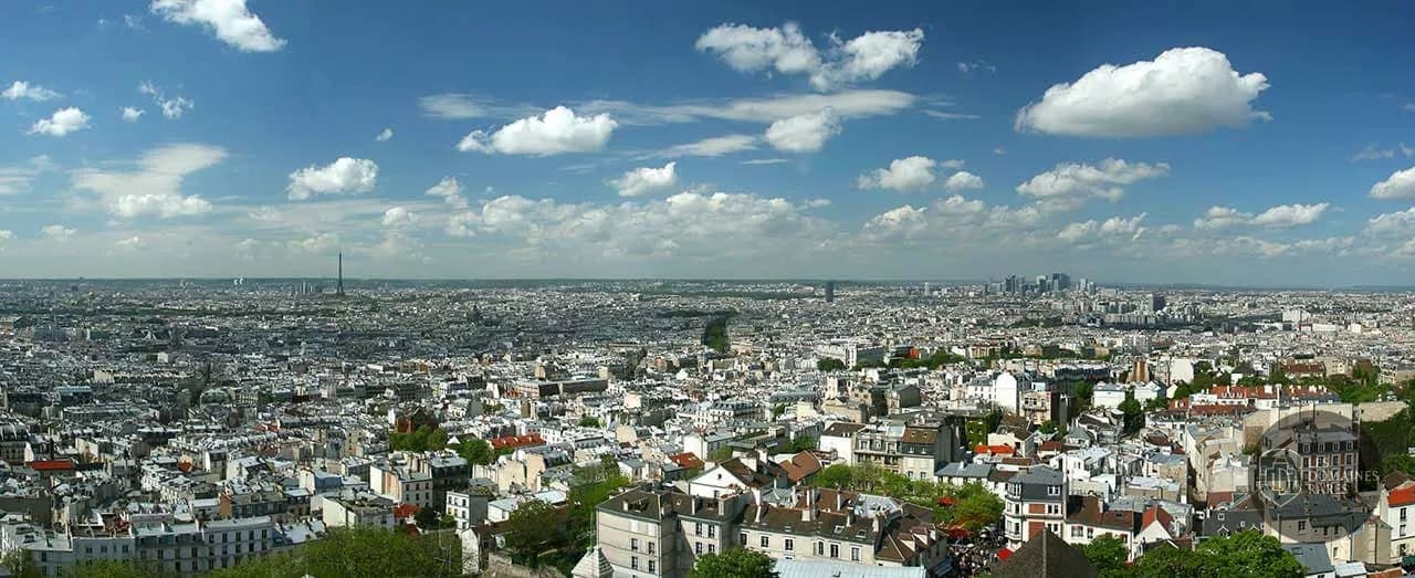 Vue extérieure de l'hôtel Campanile Roissy en Île-de-France