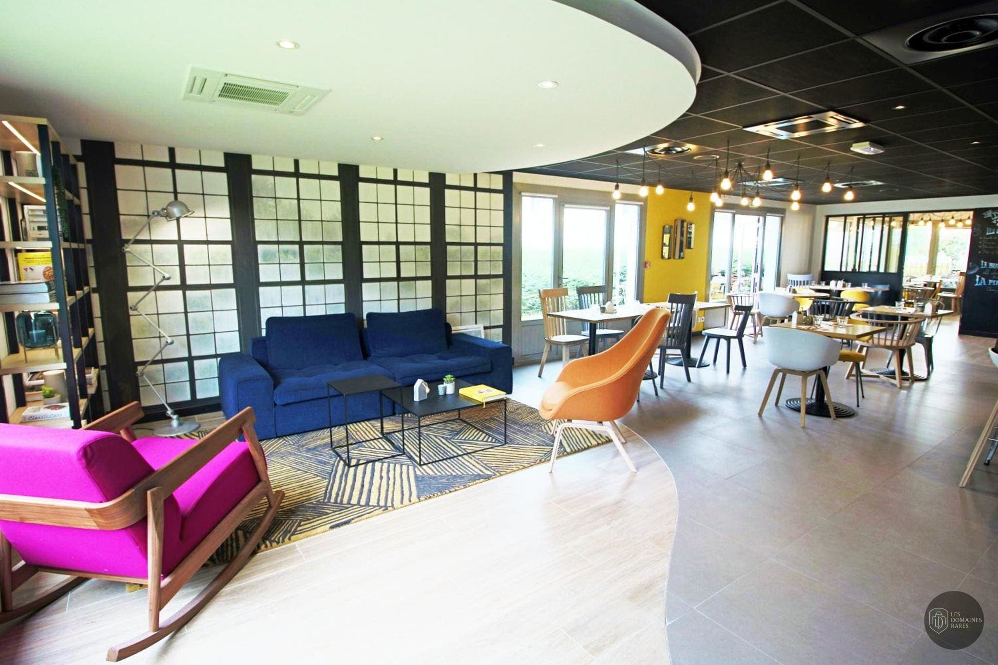 Espace intérieur de l'hôtel Campanile Senlis à Senlis en Hauts-de-France