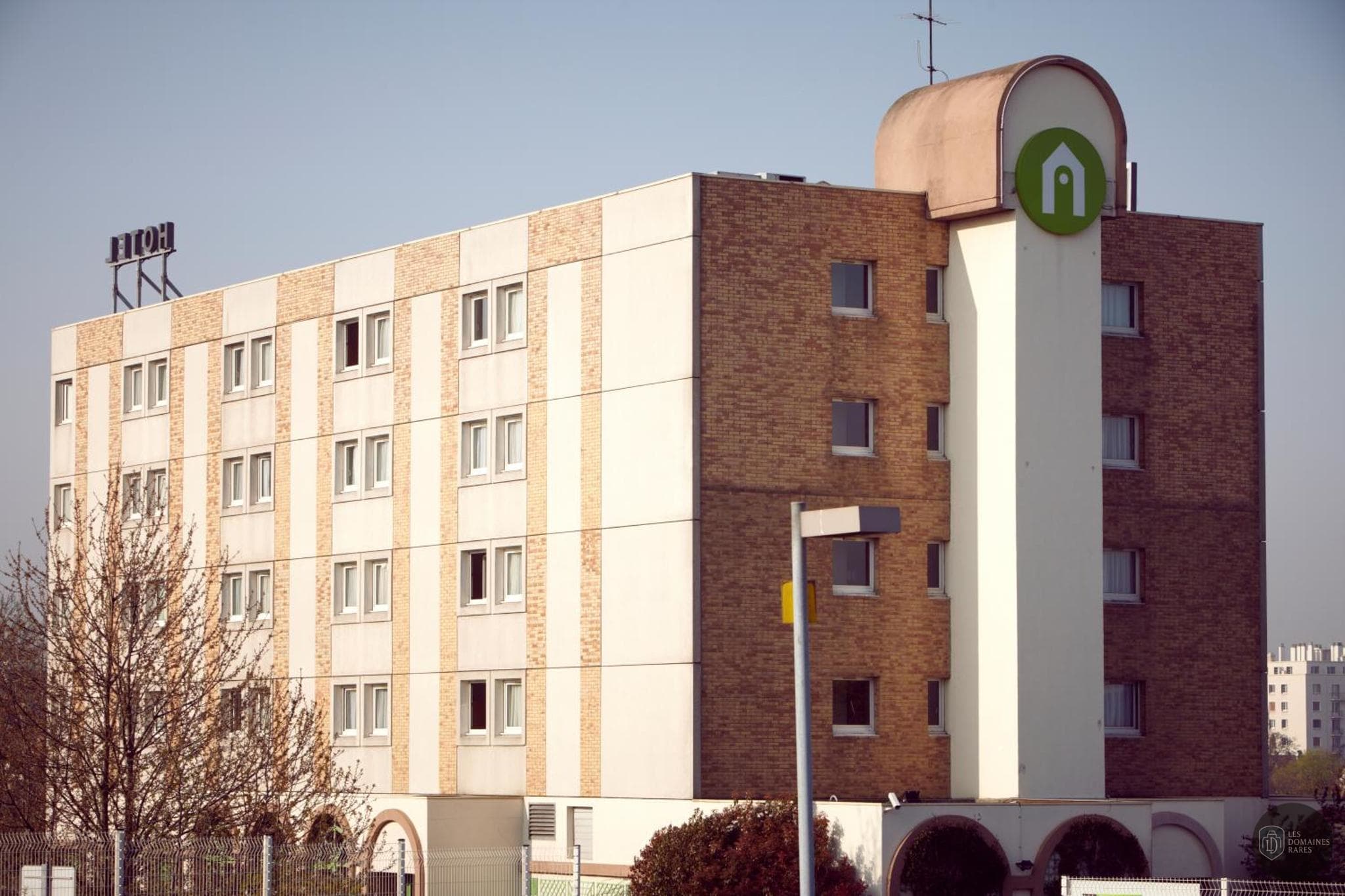 Vue extérieure de l'hôtel Campanile Villejuif à Villejuif en Île-de-France