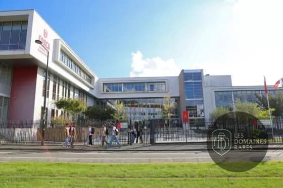 Vue extérieure du lieu Campus ESSCA Angers à Angers en Pays de la Loire