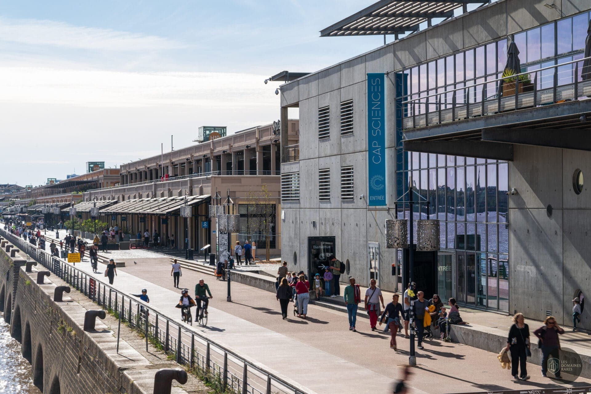 Vue extérieure du lieu Cap Sciences à Bordeaux en Nouvelle-Aquitaine