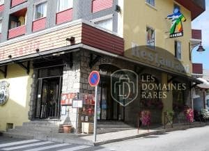 Vue extérieure de l'hôtel Carlit Hotel en Occitanie