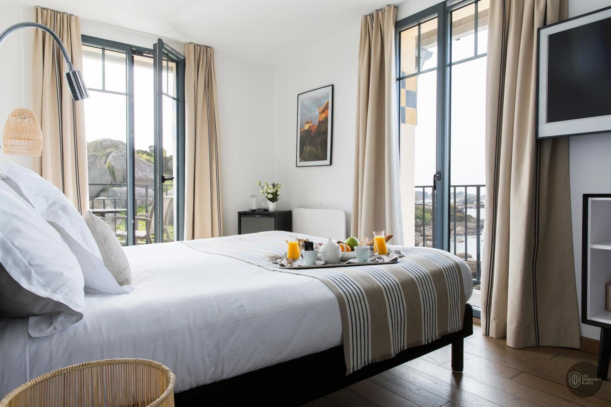 Chambre du lieu Castel Beau Site en Bretagne - séminaire perros-guirec, france