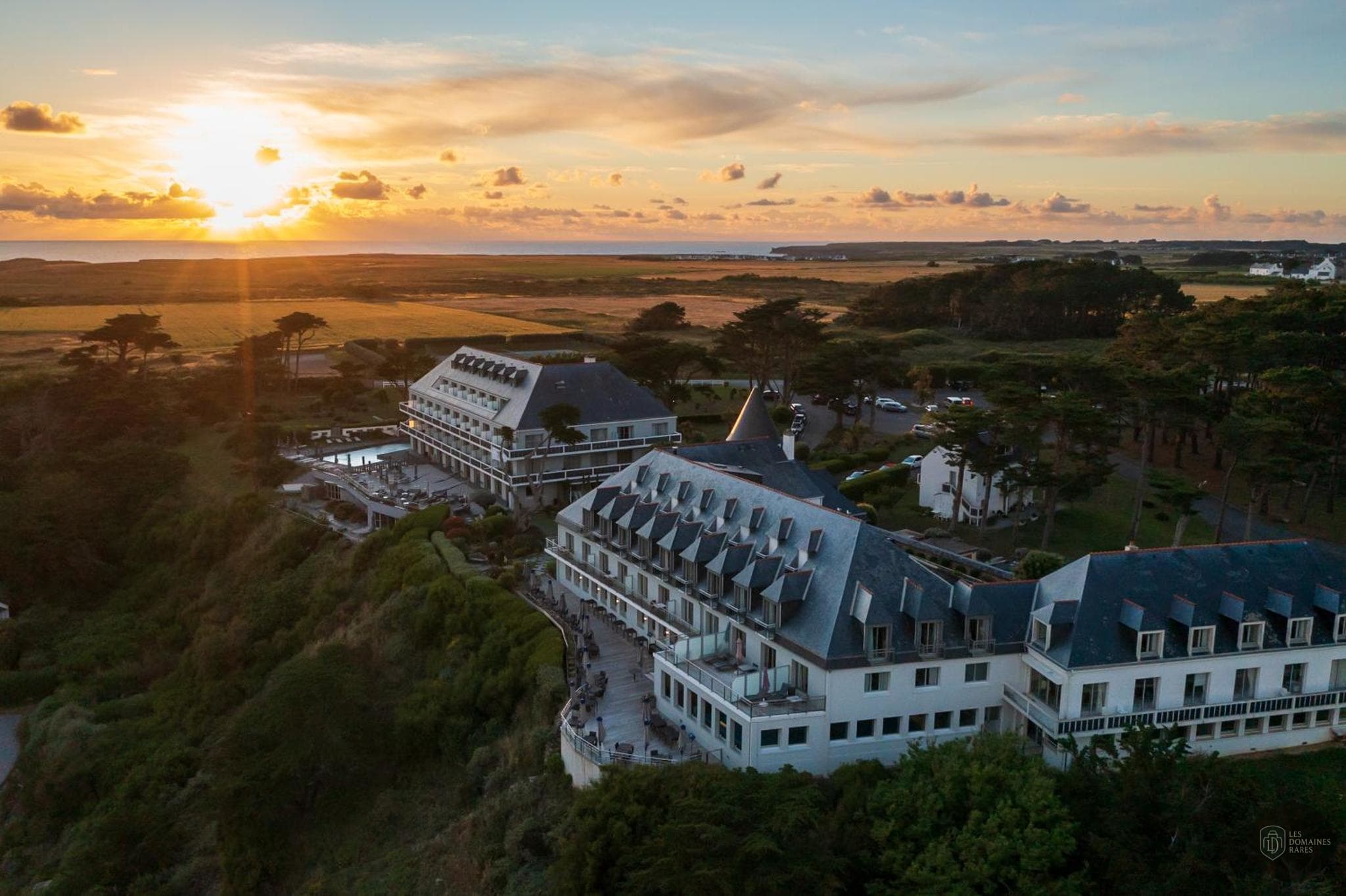 Vue extérieure du lieu Castel Clara en Bretagne