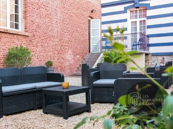 Vue extérieure de l'hôtel Castel Victoria à Le en Hauts-de-France