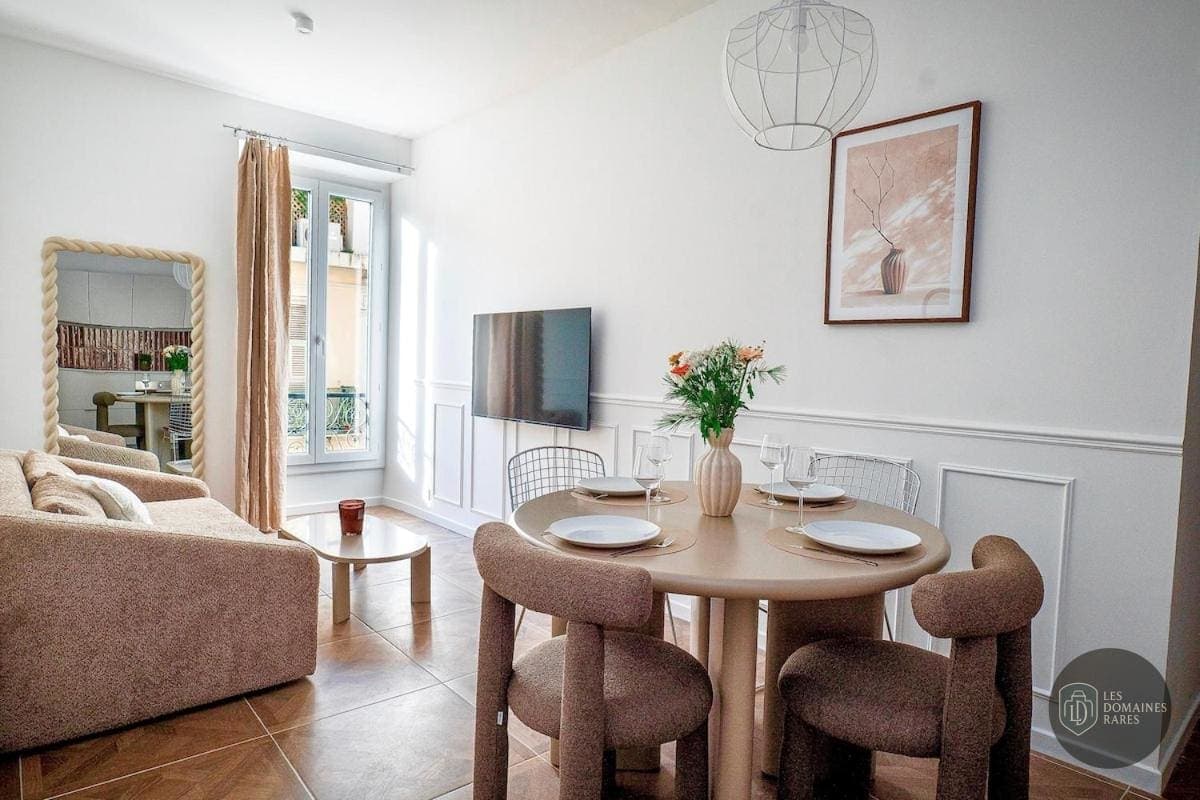 Espace intérieur de l'hôtel Centre Azur en Provence-Alpes-Côte d'Azur