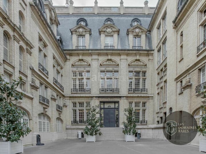 Cour intérieure du bâtiment principal