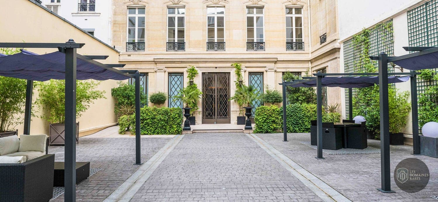 Vue extérieure de l'hôtel Cercle d'Aumale en Île-de-France