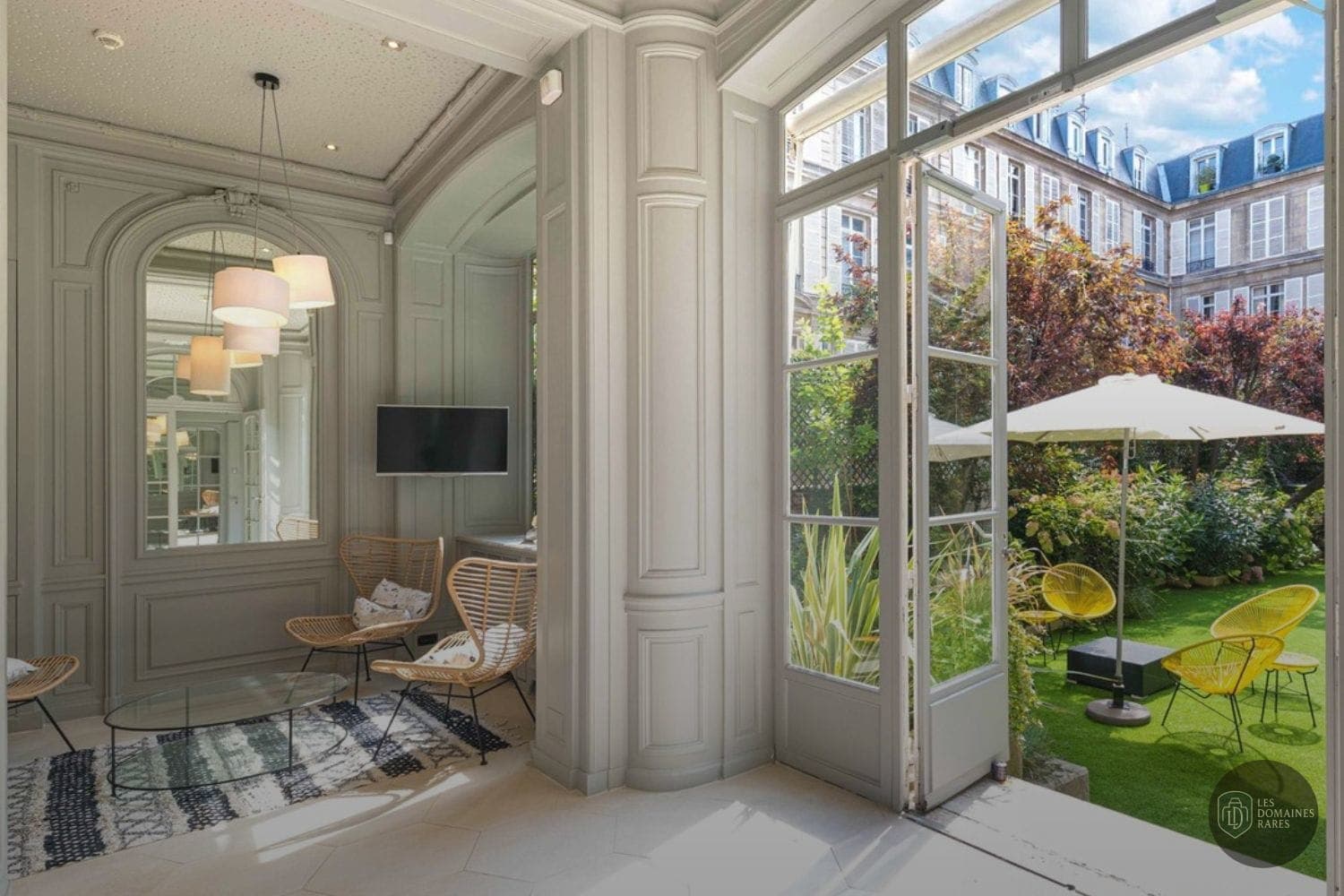 Vue extérieure de l'hôtel Cercle d'Aumale en Île-de-France